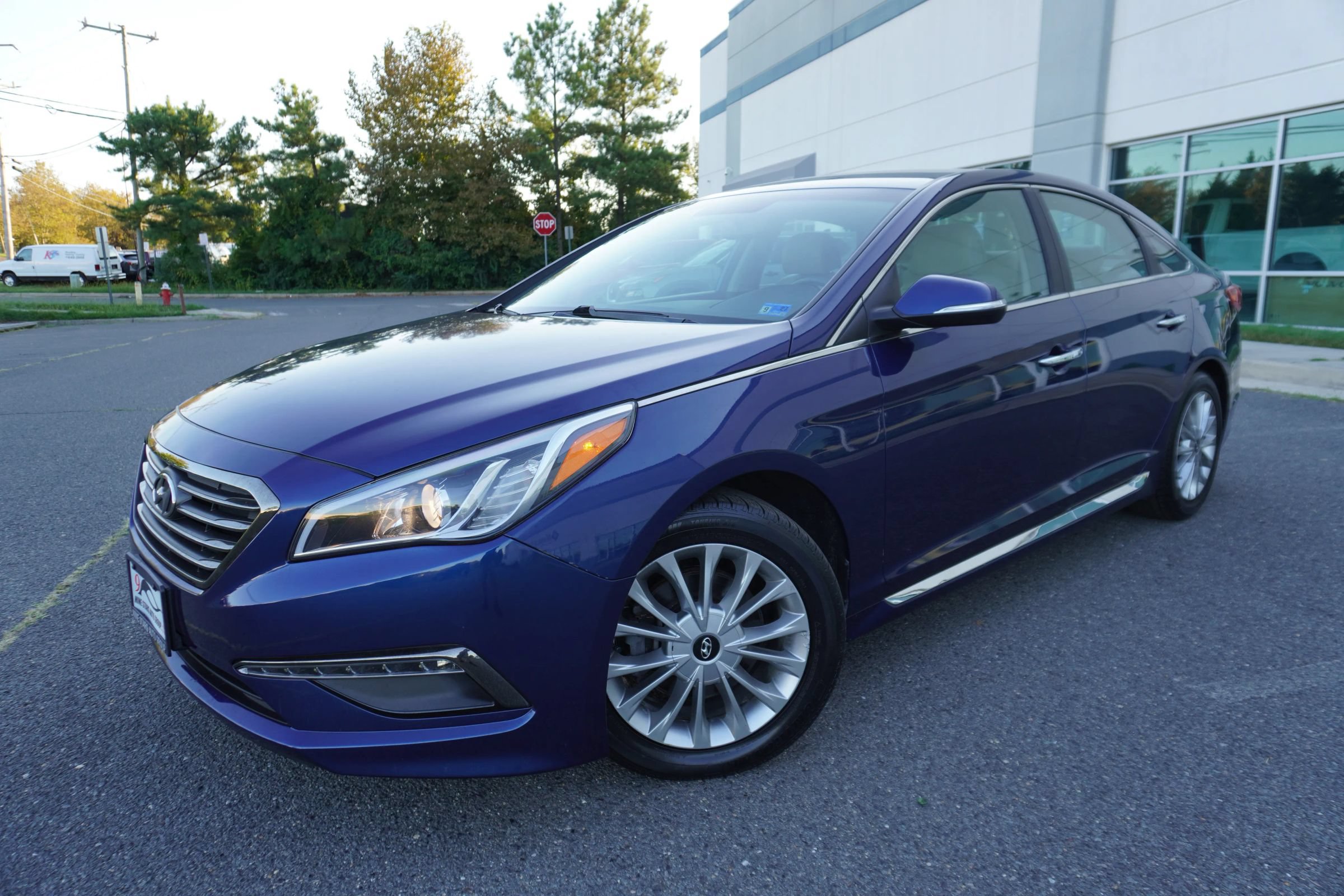 Used 2015 Hyundai Sonata Limited FWD image 3