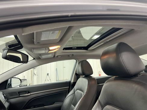 Used 2017 Hyundai Elantra Limited w/ Limited Tech Package 04 FWD image 20