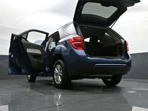 Used 2017 Chevrolet Equinox LT w/ Convenience Package image 34