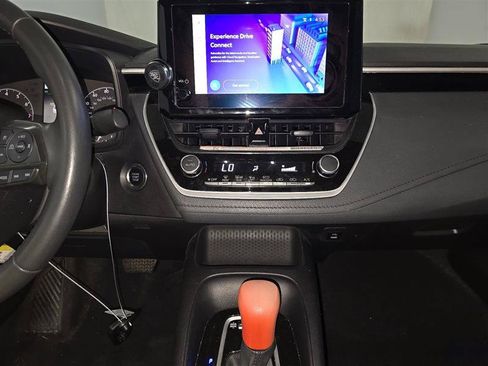 Used 2025 Toyota Corolla SE FWD image 9