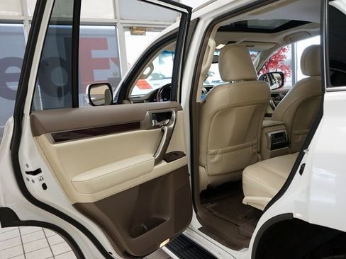 Used 2017 Lexus GX 460 image 49