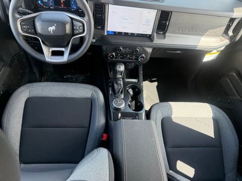 New 2025 Ford Bronco 4-Door AWD/4WD image 40