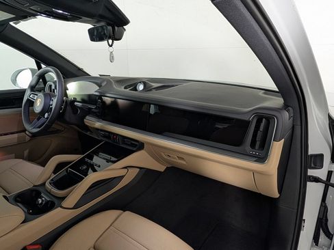 New 2026 Porsche Cayenne AWD/4WD image 19