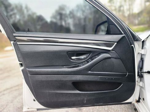 Used 2014 BMW 535d Sedan RWD image 19