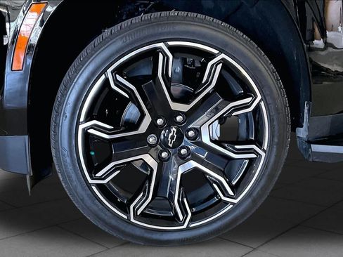 Used 2026 Chevrolet Tahoe RST w/ RST Capability Package AWD/4WD image 10