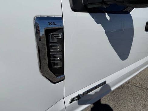Used 2022 Ford F350 XL w/ Power Equipment Group image 14