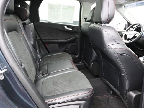 Used 2022 Ford Escape SEL w/ SEL Stealth AWD Package image 9