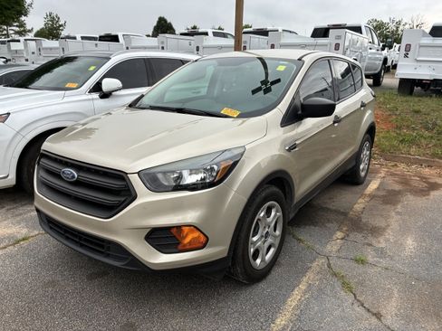 Used 2018 Ford Escape S FWD image 3