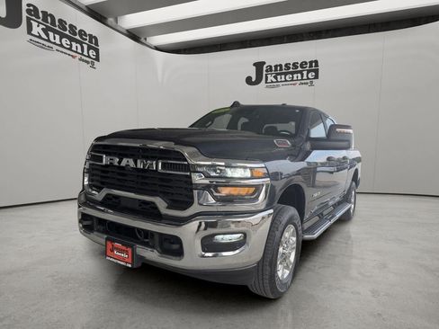 Used 2025 RAM 2500 Big Horn AWD/4WD image 1