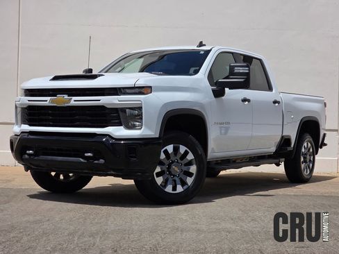 Used 2024 Chevrolet Silverado 2500 Custom w/ Custom Value Package AWD/4WD image 1