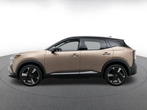 Used 2026 Nissan Kicks SR FWD image 4