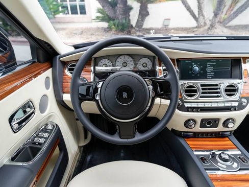 Used 2013 Rolls-Royce Ghost RWD image 37