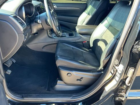 Used 2021 Jeep Grand Cherokee Laredo X image 17