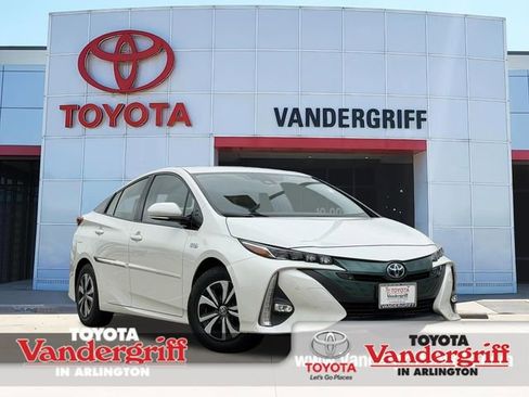 Used 2018 Toyota Prius Prime Advanced FWD image 1