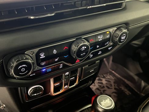 Used 2024 Jeep Wrangler Sahara w/ Technology Group image 29