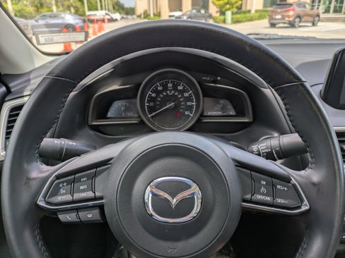 Used 2018 MAZDA MAZDA3 Touring FWD image 25