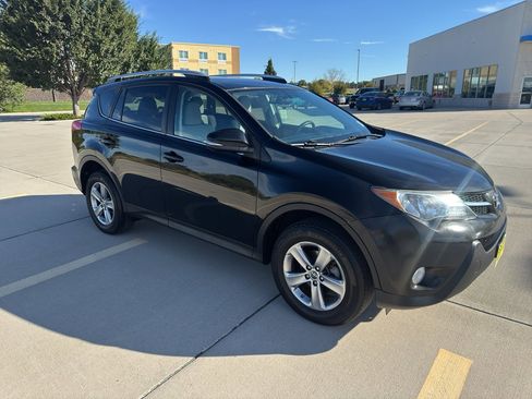 Used 2015 Toyota RAV4 XLE image 7