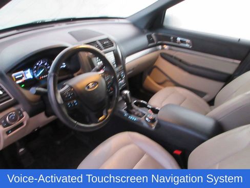 Used 2018 Ford Explorer XLT w/ Equipment Group 202A image 7
