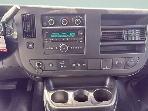 Used 2015 Chevrolet Express 3500 LT w/ LT Preferred Equipment Group RWD image 15