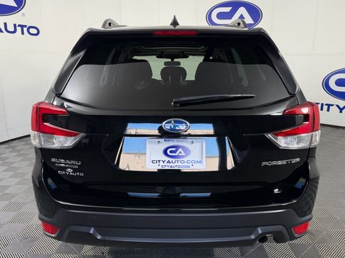 Used 2024 Subaru Forester Premium image 5