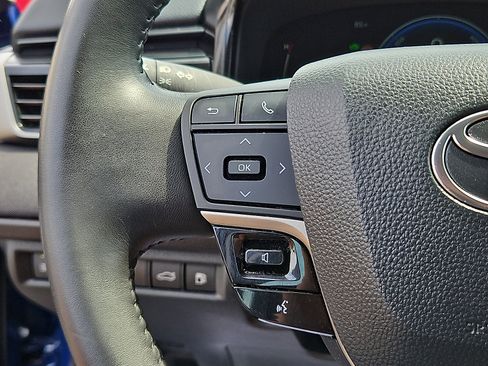 Used 2025 Toyota Camry LE w/ Convenience Package FWD image 20