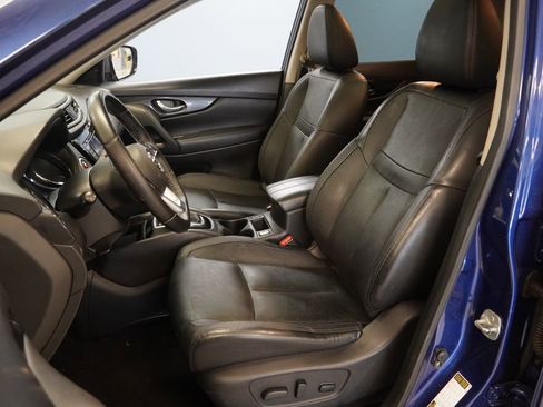 Used 2018 Nissan Rogue SL w/ Premium Package image 3