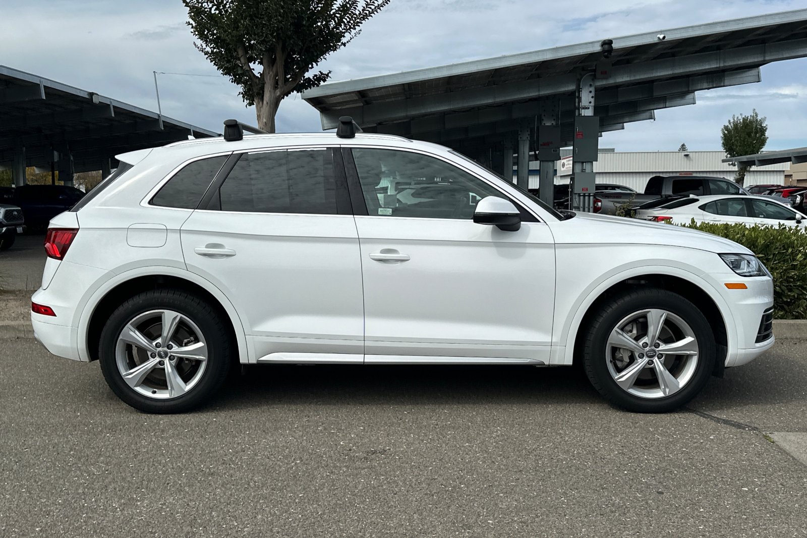 Used 2020 Audi Q5 2.0T Premium Plus w/ Premium Plus Package AWD/4WD image 3