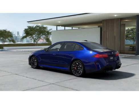 New 2026 BMW M5 image 2