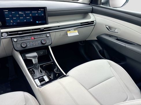 Certified 2025 Hyundai Tucson SE image 21