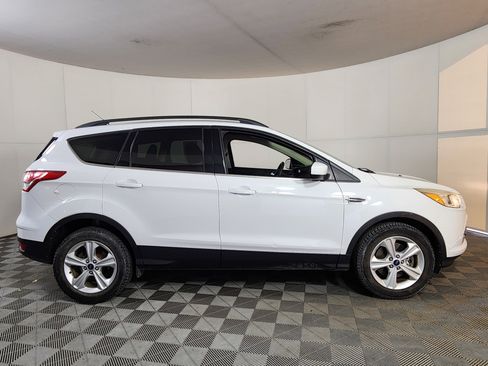 Used 2015 Ford Escape SE w/ Equipment Group 201A image 8