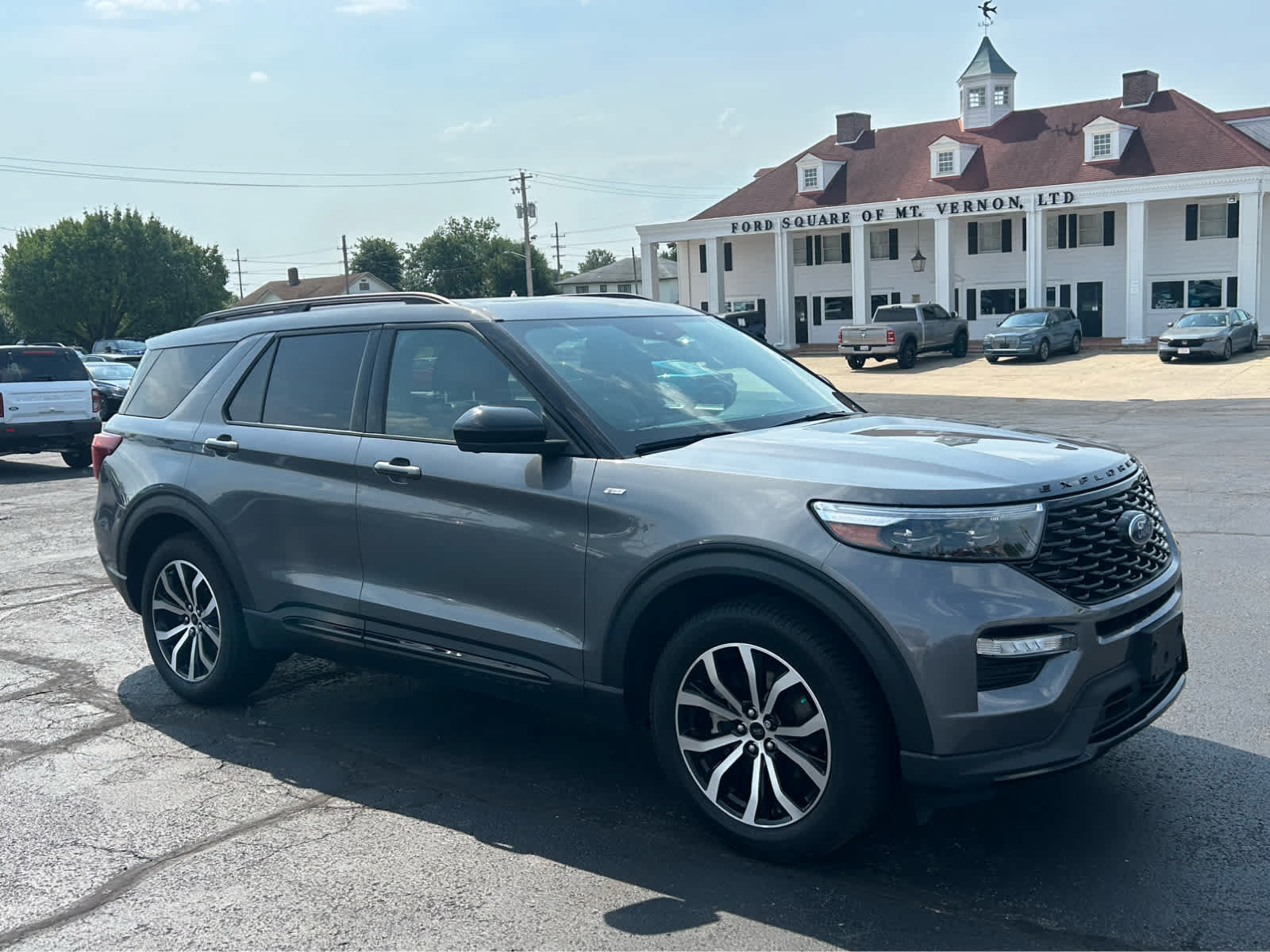 Used 2022 Ford Explorer ST-Line w/ Class IV Trailer Tow Package AWD/4WD image 4