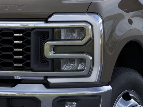 New 2026 Ford F350 King Ranch w/ Chrome Package AWD/4WD image 11