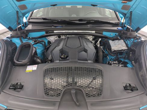 Certified 2023 Porsche Macan Turbo AWD/4WD image 27