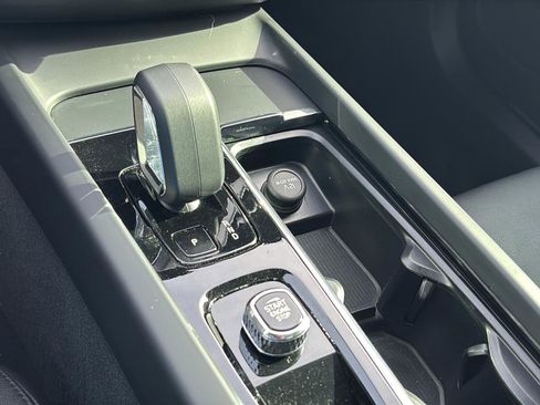 Used 2024 Volvo XC60 T8 Core image 34