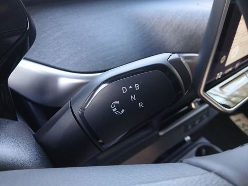 New 2025 Volkswagen ID. Buzz Pro S image 23