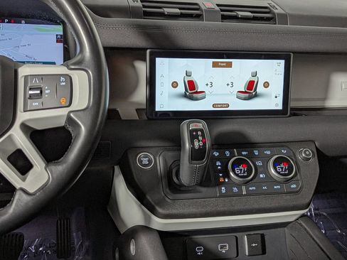 Used 2021 Land Rover Defender 110 image 37