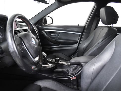 Used 2018 BMW 330i Sedan w/ Convenience Package image 19