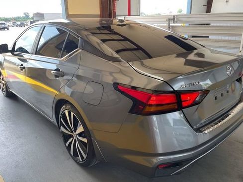 Used 2022 Nissan Altima 2.0 SR FWD image 4