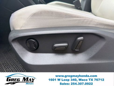 Used 2019 Volkswagen Tiguan SE FWD image 19