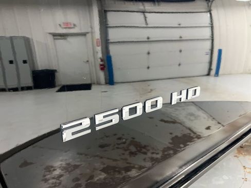 Used 2025 Chevrolet Silverado 2500 ZR2 w/ Technology Package AWD/4WD image 26