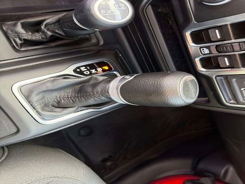 Used 2022 Jeep Gladiator Willys image 30