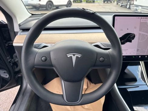 Used 2020 Tesla Model 3 RWD image 12