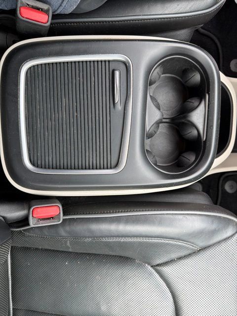 Used 2019 Chrysler Pacifica Limited FWD image 22