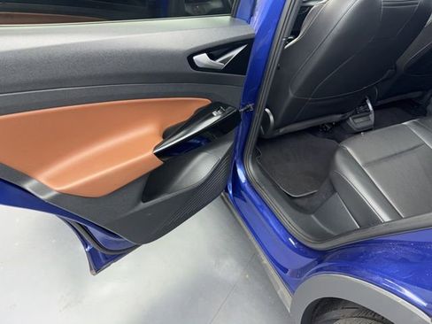 Used 2021 Volkswagen ID.4 Pro S image 32