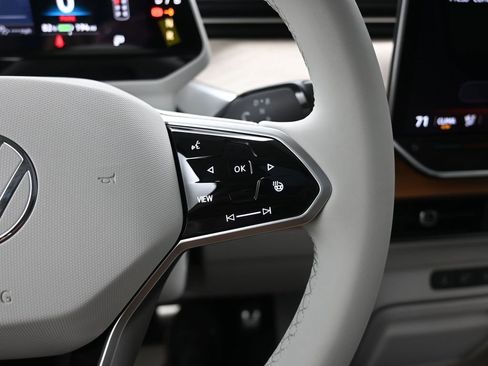 New 2025 Volkswagen ID. Buzz 1st Edition image 14