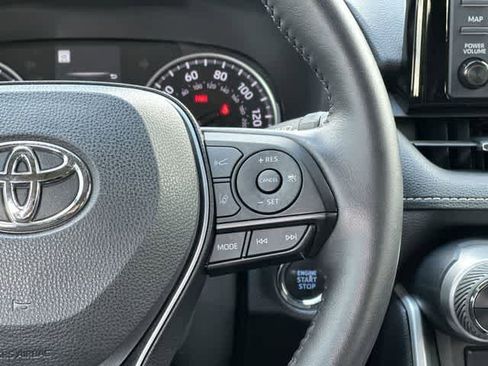 Used 2022 Toyota RAV4 XLE Premium AWD/4WD image 10