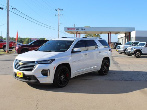 Used 2022 Chevrolet Traverse Premier AWD/4WD image 6