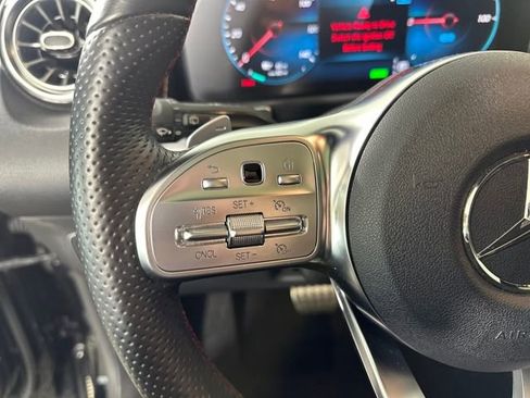 Used 2022 Mercedes-Benz EQB 300 4MATIC image 15