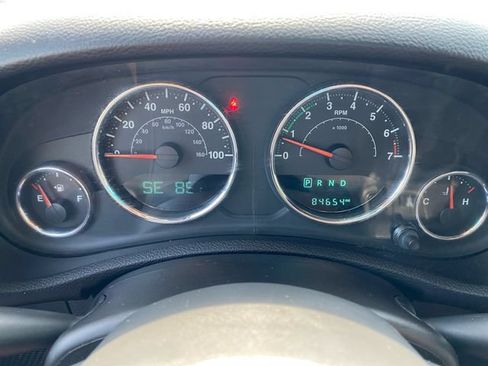 Used 2015 Jeep Wrangler Unlimited Sahara w/ Connectivity Group AWD/4WD image 20