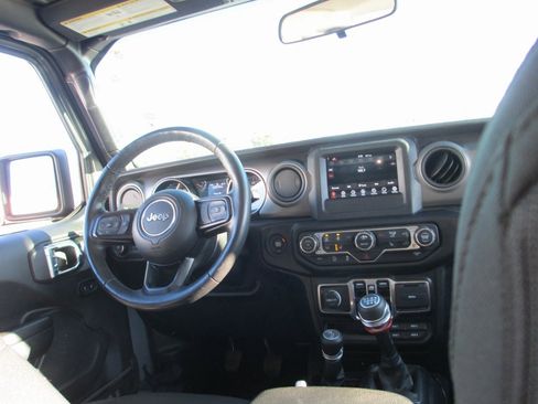 Used 2022 Jeep Wrangler Unlimited Sport image 20